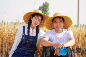 千万粉丝博主想当厂长！“大女主”麦小登的新梦想｜面孔图片