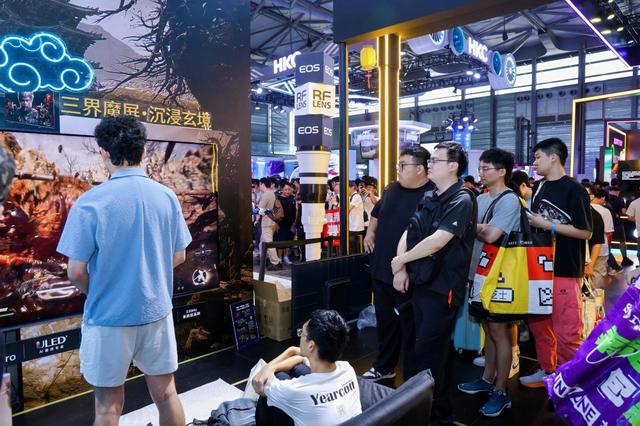 100英寸海信电视E8Q Pro亮相2025ChinaJoy 《黑神话：悟空》 呈现效果佳