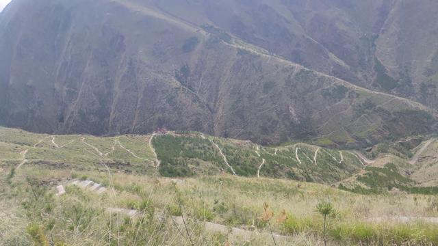 爬拉萨南山公园
