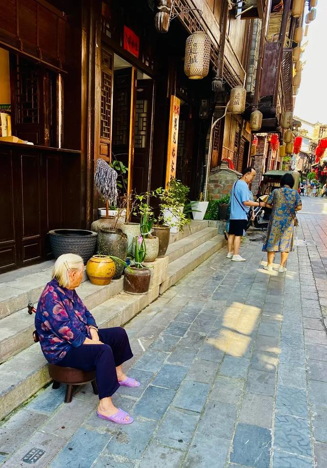 边城印象：一口吃三省 三地闻鸡鸣！