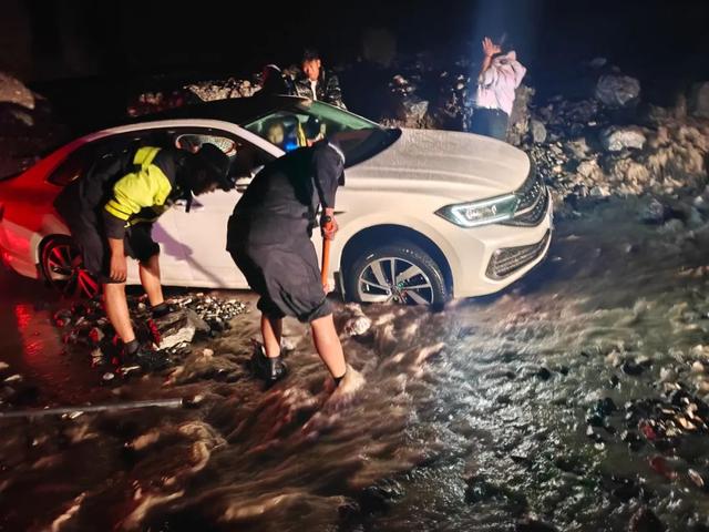 "让游客在绝美的风景中更添一份心安”