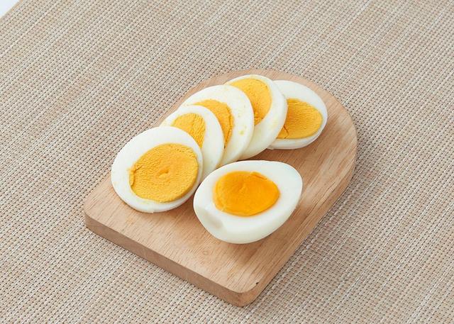 早起做到3个坚持，晚上3个不，让身体一天持续燃脂