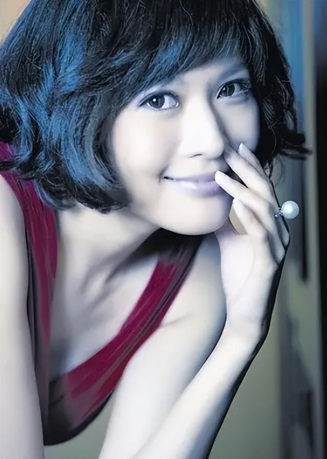 她私生活有多混乱？和冯小刚夜宿8小时，陈红老公为其花1000万？