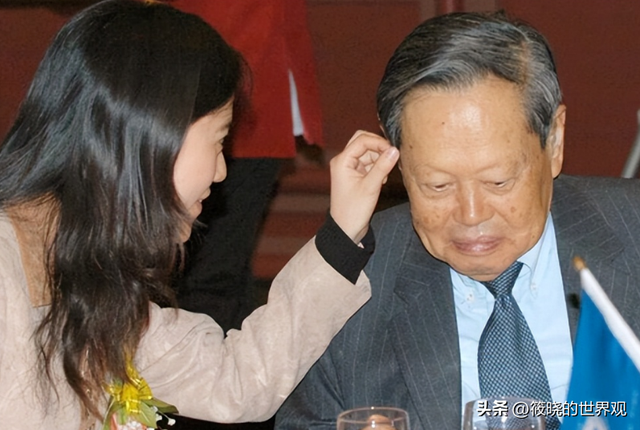 生日才过完17天，103岁杨振宁辞世，生前在翁帆庆生照里开怀大笑