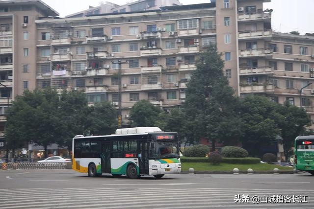 四川很奇特的县，对行政归属地认同感不强，藏着罕见自然奇观！