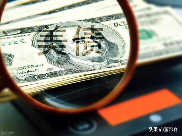 美债与美元分道扬镳？ 4.5% 美债“吸金”，美元 “躺平” 两年低谷