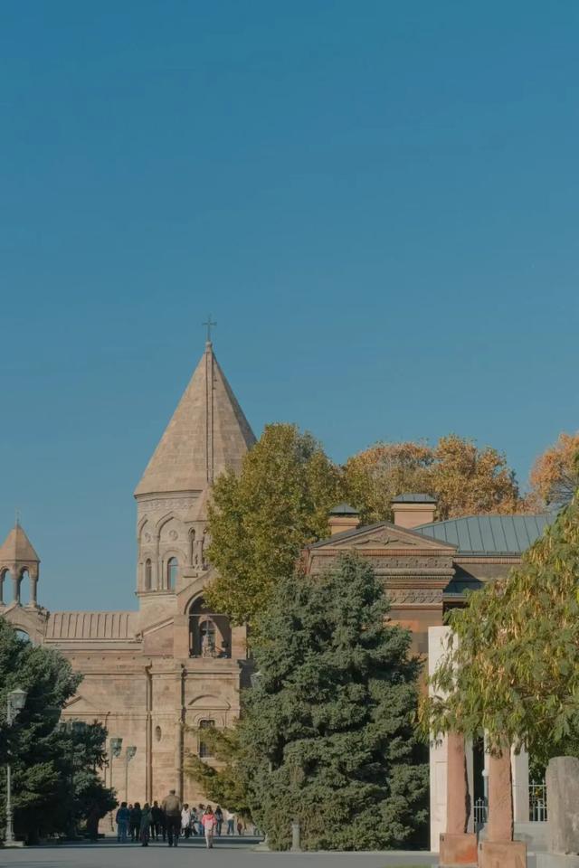 人均卡戴珊，这个忧伤又美丽的小国让我念念不忘