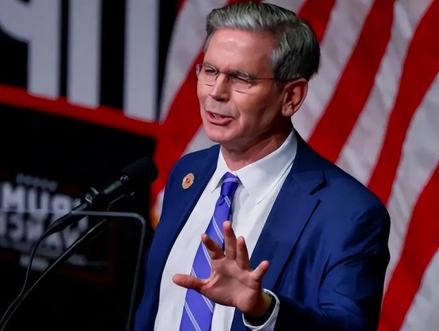 中美关系迎来新转机？访华行程还未开始，特朗普突然通告全球，中国将采购8700万美国大豆！