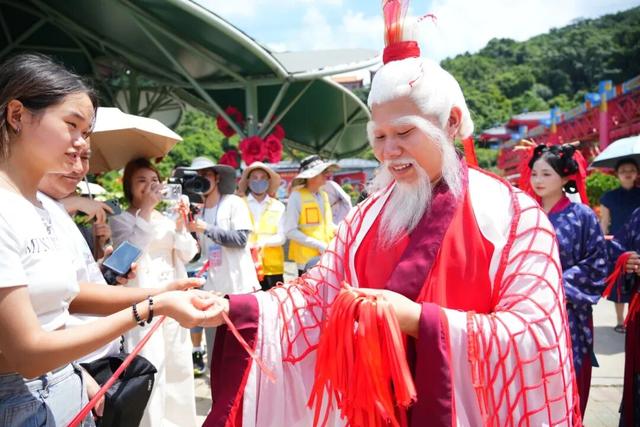 心动了无数次！男神@故里 领衔花美男舞动观音山，浪漫指数爆棚