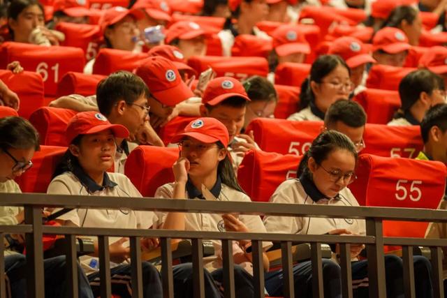 家长问爆了：「月映武夷」凭什么成暑假“必修课”？