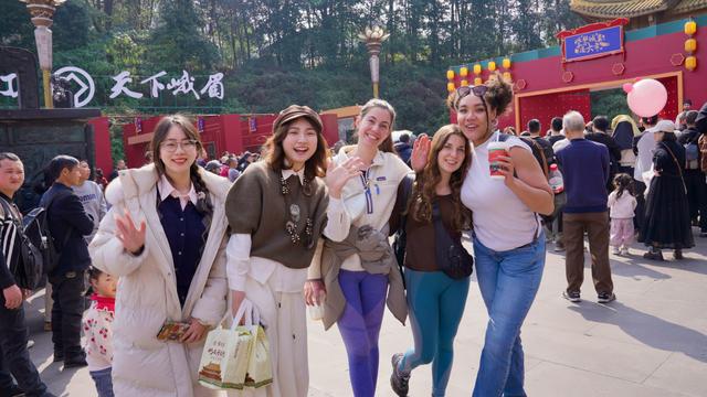 新春末尾峨眉盛景：紫禁城年俗邂逅非遗美食，MR科技添彩