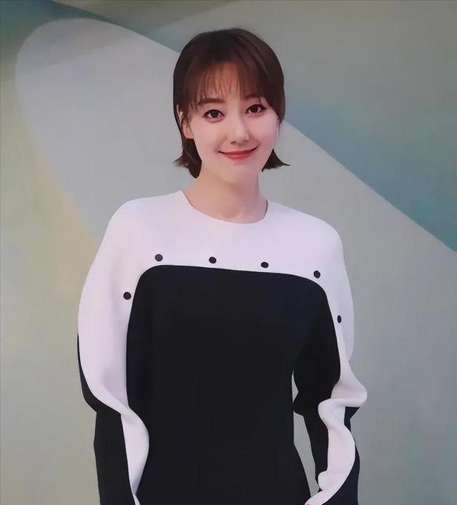 私生活混乱、被央视开除、陪睡上位？王冠身上的标签究竟有多离谱