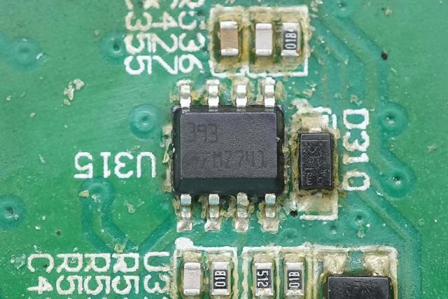 重达18斤的大块头，内部全是灰，麦格米特15kW充电模块拆解