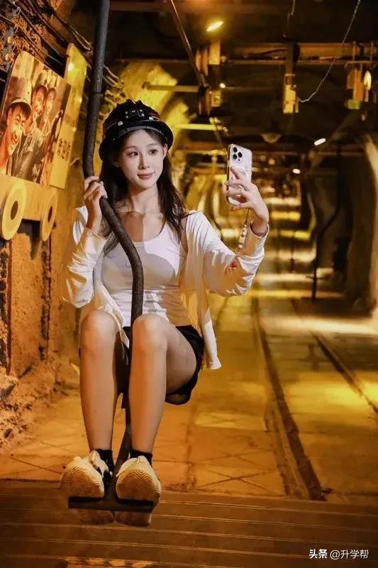 惊艳到了!乐山嘉阳千日红花海原图直出的美!