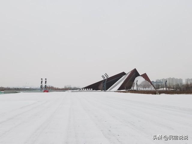 山西大同爆火，就因为冰雪加古建。