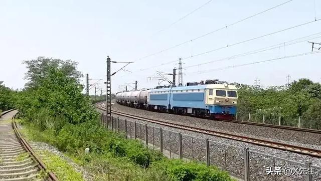 一天2起？宝成列车凌晨在德阳碰撞施工人员，致2人死亡，原因曝光