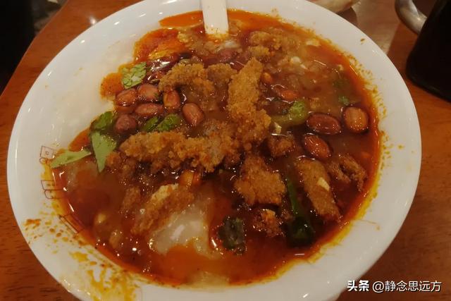 我河南人，退休跟着儿子到了乐山生活一年了，我羡慕这的生活了