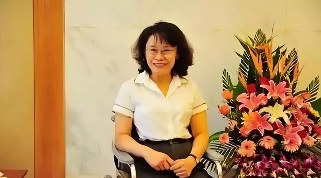 1982 年高材生王佐良娶瘫痪的张海迪，40 年后，才知他是人间清醒