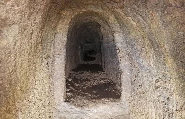 全球15个城市的地下隧道，藏着逃生通道 宝藏密室甚至 007原型基地