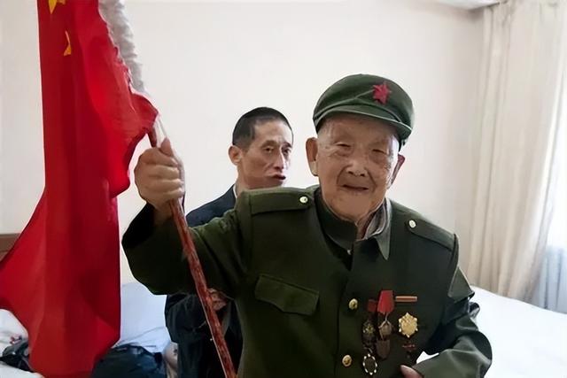 赖清德下最后通牒，不许抗日老兵出席93阅兵，大陆用12字预言结局