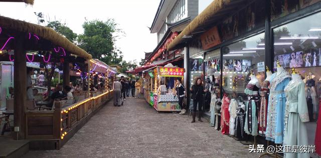 丽江古城大水车及周边景色