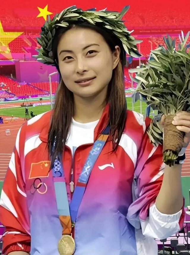 终于等到这天！官媒发文，高调官宣44岁郭晶晶喜讯	，霍震霆说对了