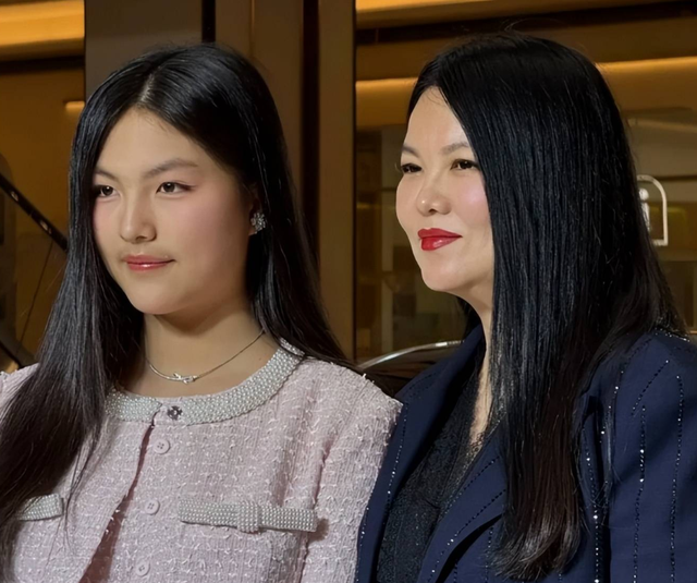 李湘不再隐瞒！公开与释永信真实关系，亲密照真相终于水落石出！