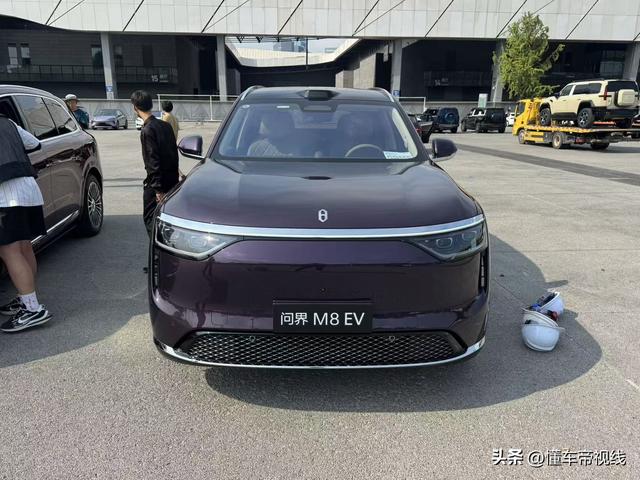 成都车展探馆问界M8纯电版实车
