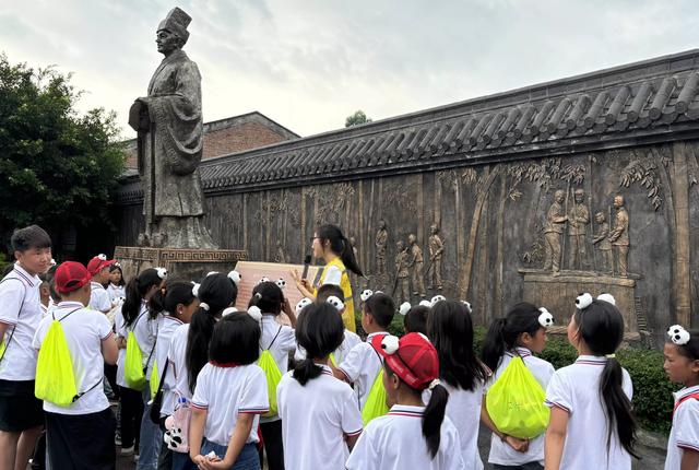 从“过境地”到“目的地”！乐山文旅凭啥火出圈？