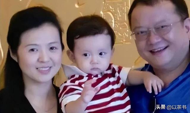 事实证明，和王刚离婚24年的成方圆，已经变成了他高攀不起的样子