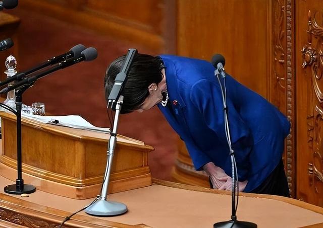 扛不住了？六国收到求援信息，高市赌中国不敢动手，连收四重噩耗