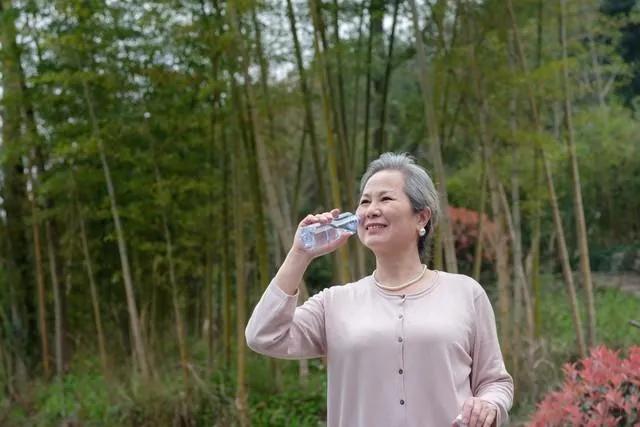 女人很渴望男人“触摸”她这些地方，男人一定要懂得