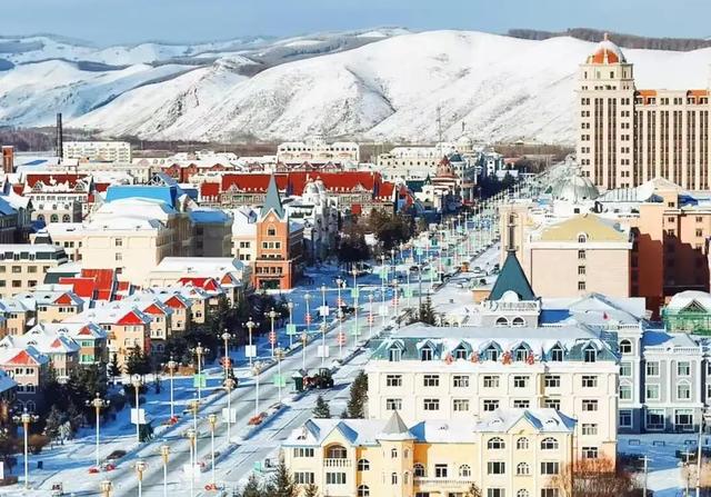 诚邀共赴跨年迎新之旅!银装素裹间,开启祈福狂欢的魔法庆典