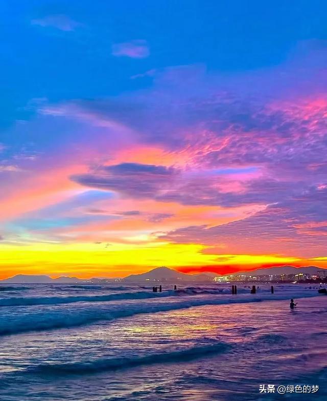 都说寻梦是水中捞月的徒劳,可我们还是喜欢去追寻梦中的当年。