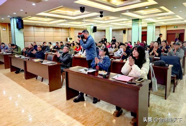 皖鄂之巅迎远客 山水红韵架桥梁——东北旅行商媒体走进天堂寨考察