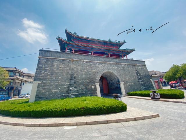 山东有个历史悠久的县级市，举世闻名，又被称作“东方耶路撒冷”