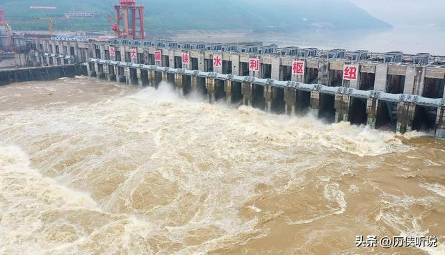 闸门比三峡高10.5米！广西砸357亿建大藤峡大坝，值得吗？