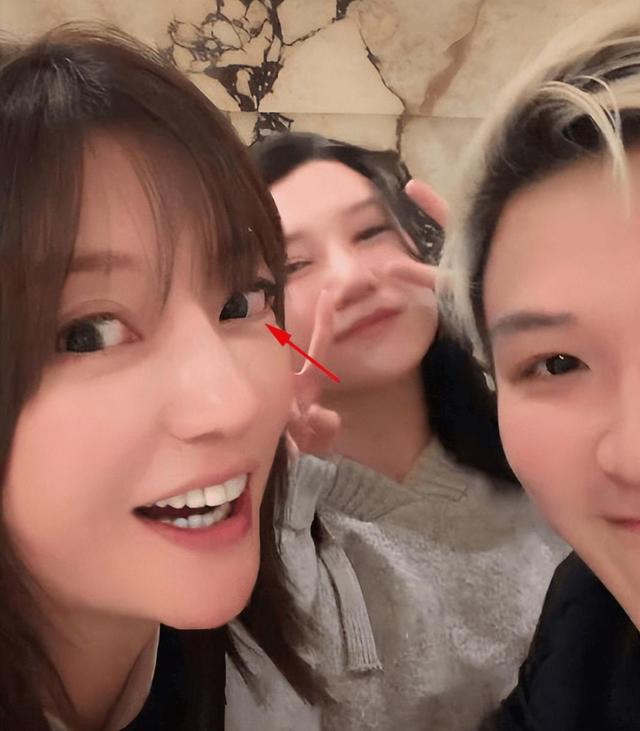 “封杀”4年后，49岁赵薇财力现状被扒，结果估计和你想得不一样