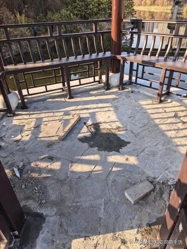 在海安新立发桥上看看老通扬河的水，回味春秋风云！