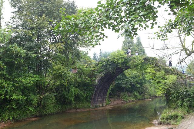 人间烟火气，最抚凡人心之上里古镇（原创）