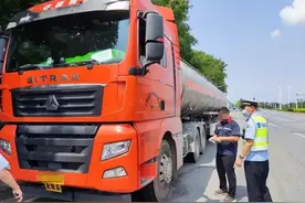 事故频发，危化品运输车大检查来了图片