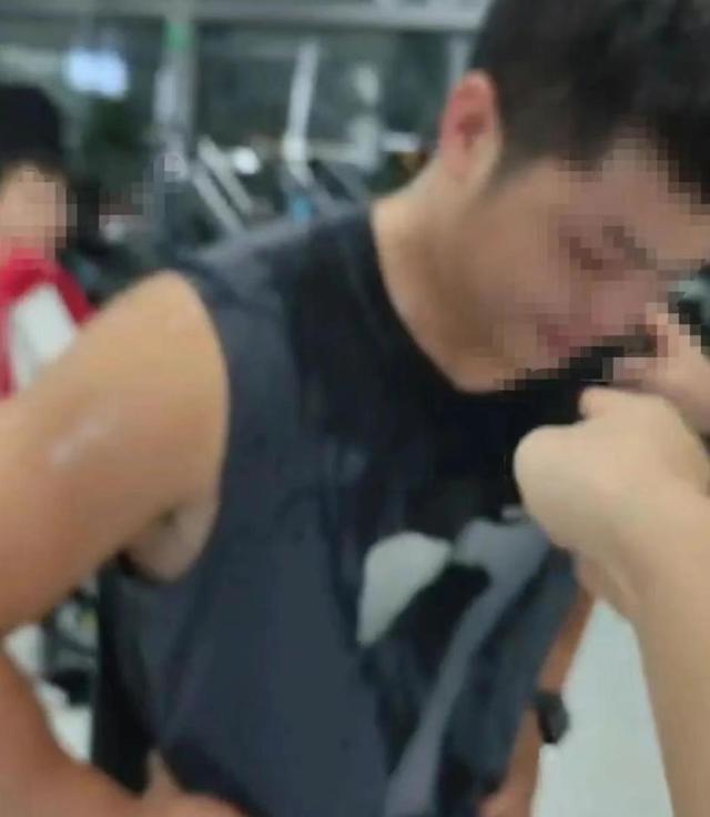 妻子出轨健身教练后续来了：抓奸画面炸裂，难怪丈夫会鱼死网破！