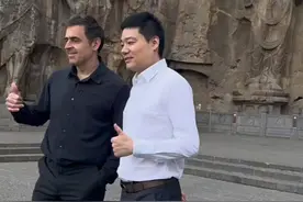 37岁丁俊晖住英国富人区，身价过亿，43岁妻子身材傲人，气质十足图片