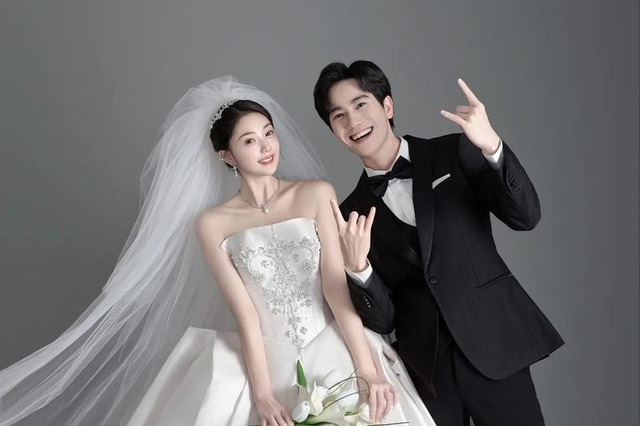 婚纱照成"素材包"贱卖，新人私密照遭泄露	，平台审核去哪了