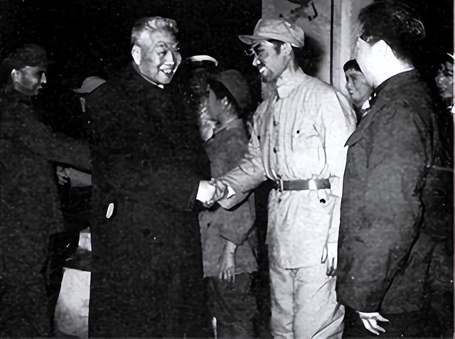 1987年萧劲光被一则新闻激怒，质问刘华清：谁说中国不准备建航母