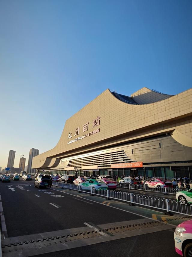 我是广州人，刚从兰州回来，实在忍不住想说：对兰州的 5 点印象