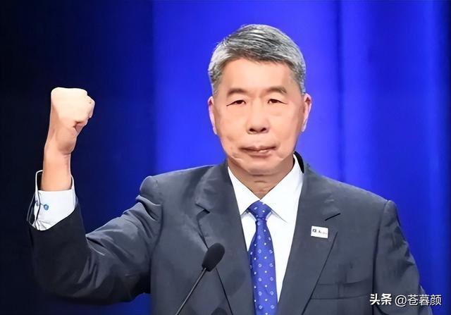 第四次大辩论落幕，张亚中不负众望获得认可，郑丽文表现一言难尽
