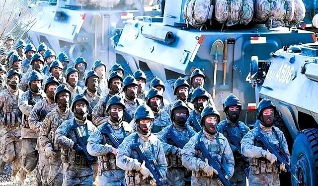 美国终于意识到不对劲：解放军可能不会武力收台，中国另有杀招？