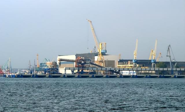 禁止所有中国外交官入境，不让两岸统一，这个国家比美国还要嚣张