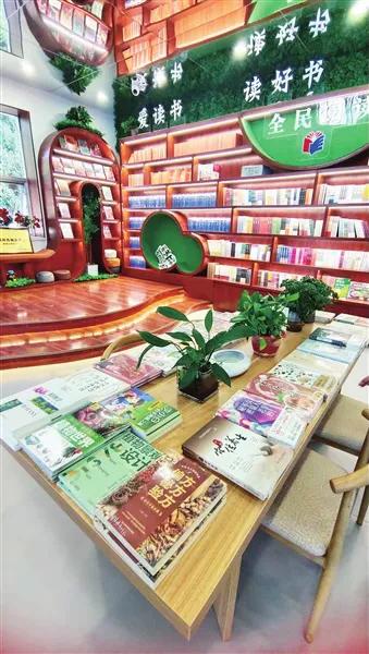 闻花香听鸟语 既轻松又惬意 太原五处公园书房 赏景读书两相宜